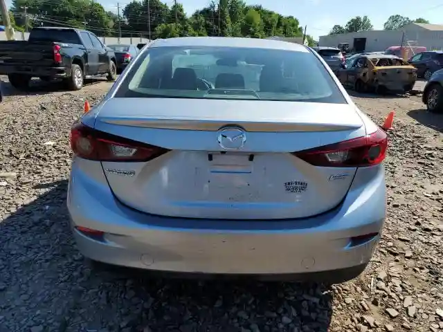 3MZBN1V33JM181075 2018 MAZDA 3-5