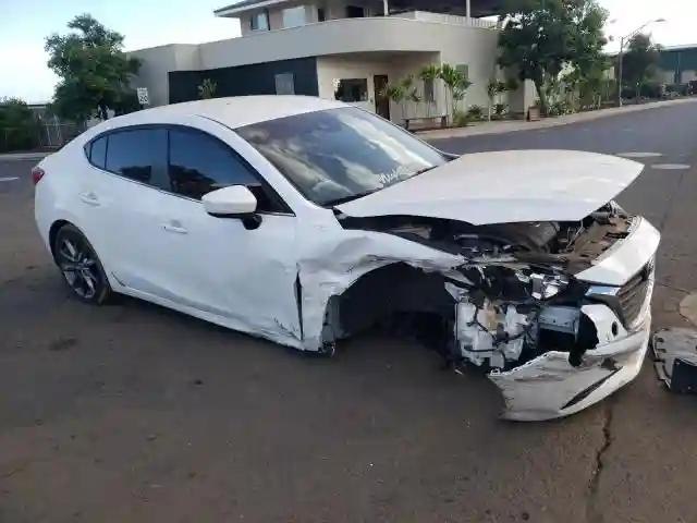 3MZBN1V39JM203256 2018 MAZDA 3-3