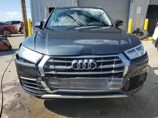 WA1BNAFY1J2132651 2018 AUDI Q5-4