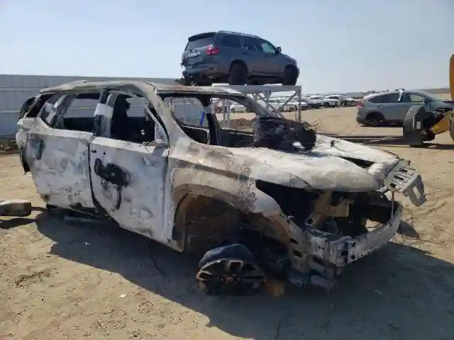 1GNERGKW8JJ133663 2018 CHEVROLET TRAVERSE-3