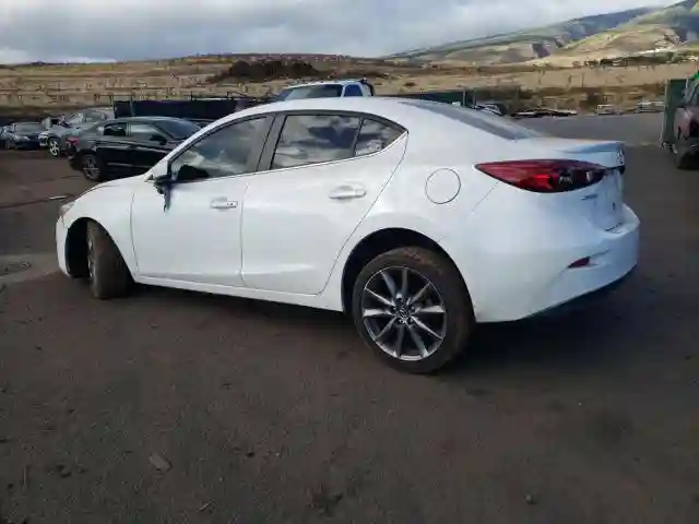 3MZBN1V39JM203256 2018 MAZDA 3-1