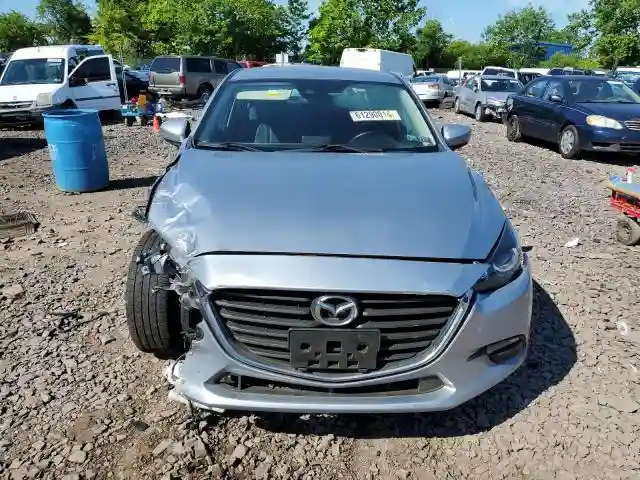 3MZBN1V33JM181075 2018 MAZDA 3-4