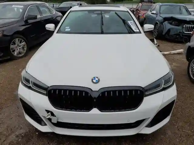 WBA13BK00MCF19770 2021 BMW M5-4