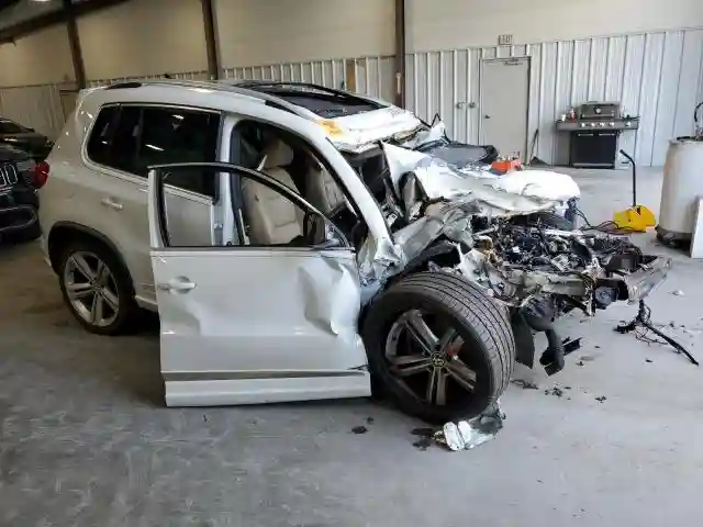 WVGAV7AX5FW015900 2015 VOLKSWAGEN TIGUAN-3