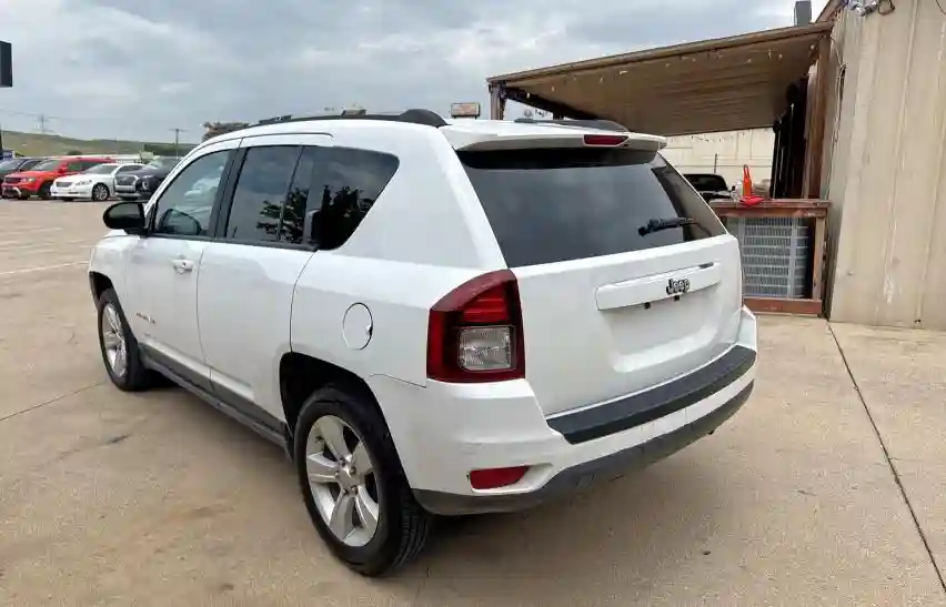 1C4NJCBA3GD568160 2016 JEEP COMPASS-2