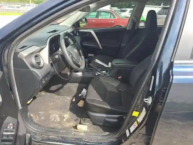 JTMZFREV7HJ117398 2017 TOYOTA RAV4-4