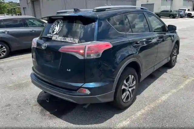 JTMZFREV7HJ117398 2017 TOYOTA RAV4-2
