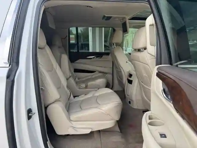 1GYS4JKJ7HR216101 2017 CADILLAC ESCALADE-5