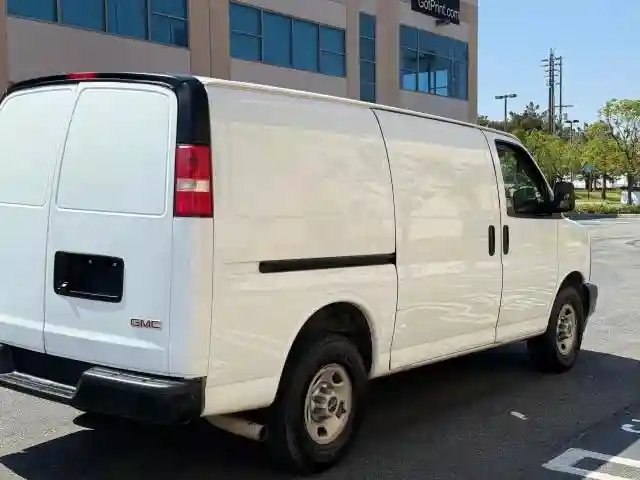 1GTW7AFF0H1296957 2017 GMC SAVANA-3