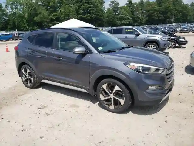 KM8J3CA26HU555872 2017 HYUNDAI TUCSON-3