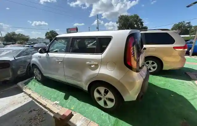 KNDJN2A24G7837885 2016 KIA SOUL-2