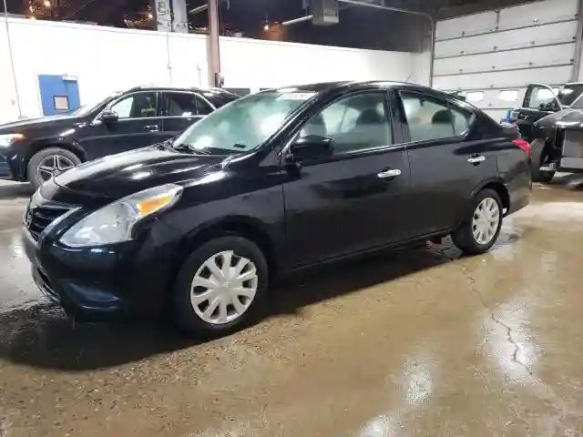 3N1CN7AP1JL856062 2018 NISSAN VERSA-0