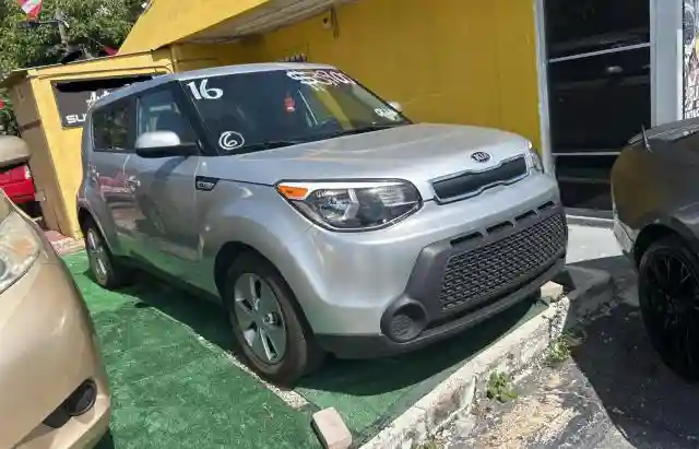 KNDJN2A24G7837885 2016 KIA SOUL-0