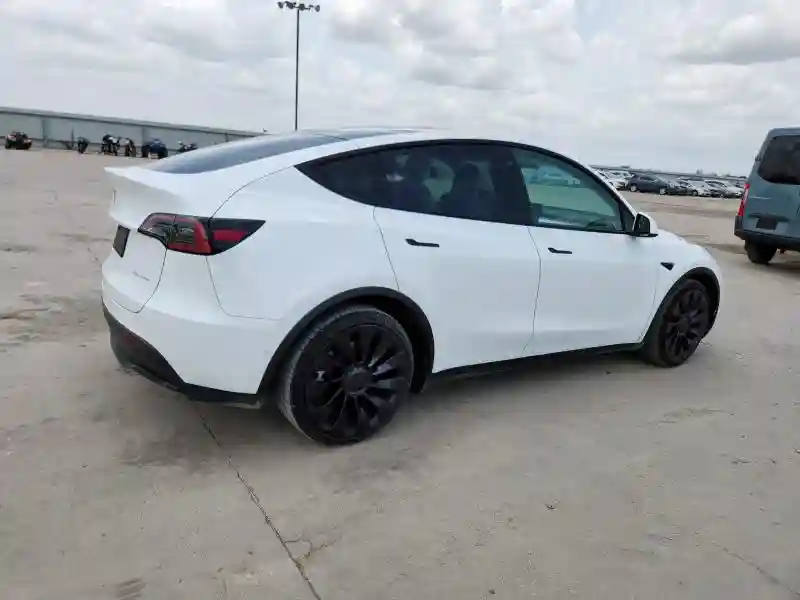 5YJYGDEE8MF269865 2021 TESLA MODEL Y-2