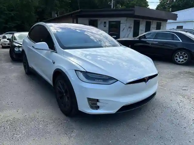 5YJXCDE27JF136930 2018 TESLA MODEL X-0