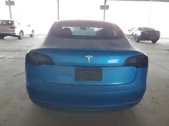 5YJ3E1EB2JF147258 2018 TESLA MODEL 3-5