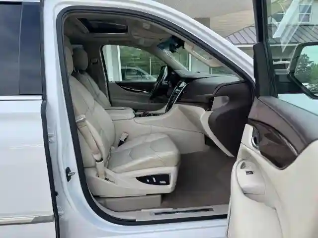 1GYS4JKJ7HR216101 2017 CADILLAC ESCALADE-4