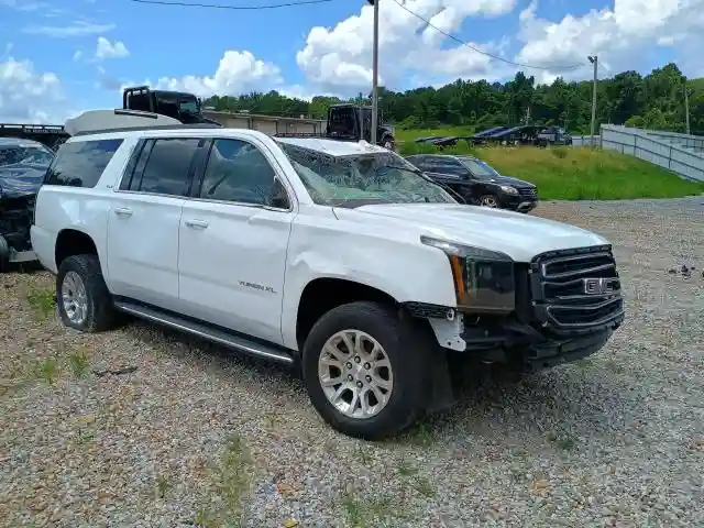 1GKS1FKC2JR214201 2018 GMC YUKON-3
