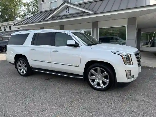 1GYS4JKJ7HR216101 2017 CADILLAC ESCALADE-0