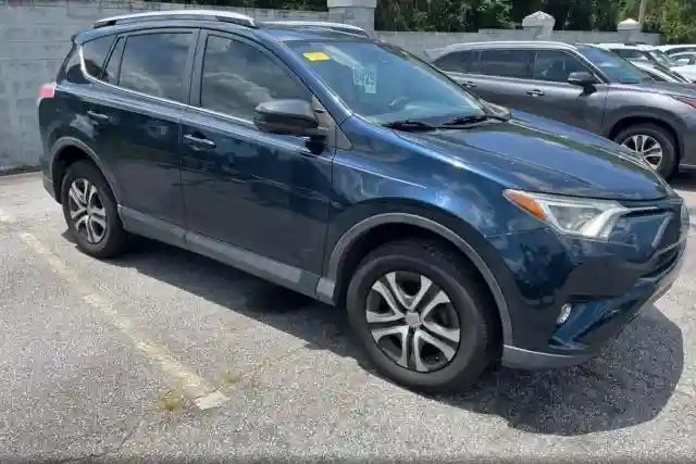 JTMZFREV7HJ117398 2017 TOYOTA RAV4-0