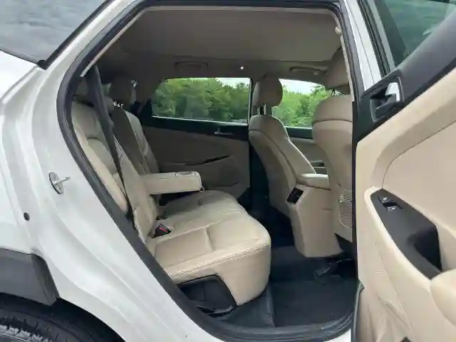KM8J3CA25GU141190 2016 HYUNDAI TUCSON-4