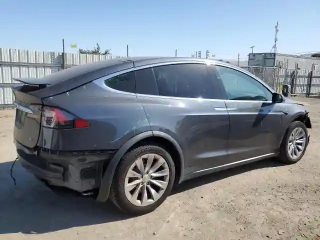 5YJXCBE21GF027716 2016 TESLA MODEL X-2