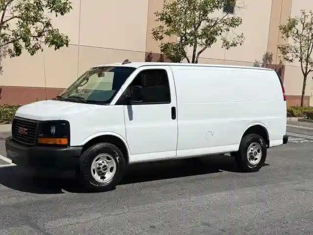 1GTW7AFF0H1296957 2017 GMC SAVANA-1