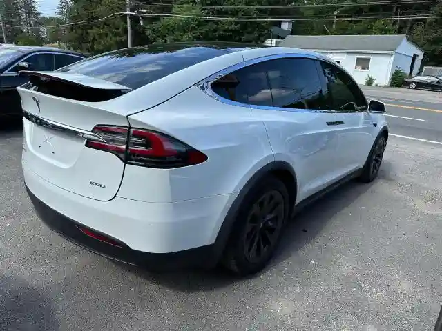 5YJXCDE27JF136930 2018 TESLA MODEL X-3