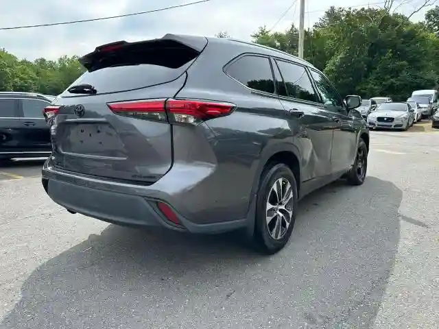 5TDGZRBH5MS558067 2021 TOYOTA HIGHLANDER-2
