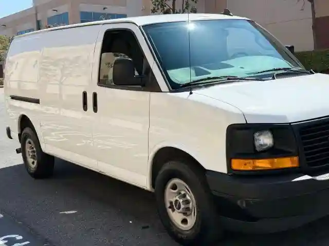 1GTW7AFF0H1296957 2017 GMC SAVANA-0