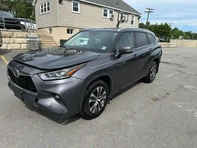 5TDGZRBH5MS558067 2021 TOYOTA HIGHLANDER-0