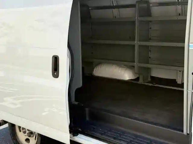 1GTW7AFF0H1296957 2017 GMC SAVANA-5