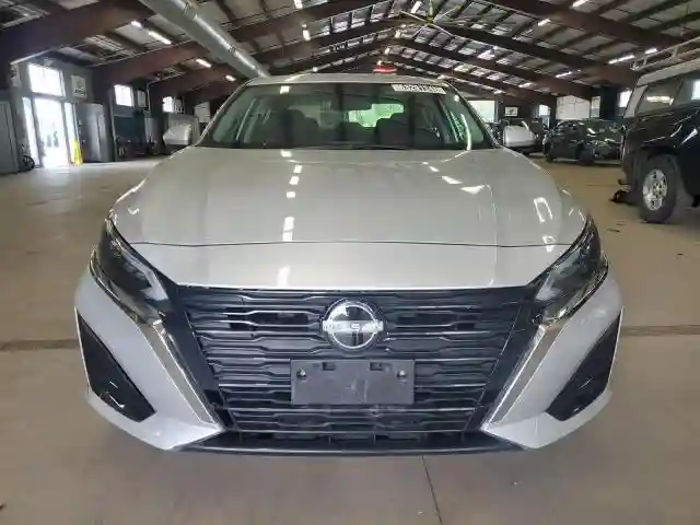 1N4BL4DV7PN386979 2023 NISSAN ALTIMA-4