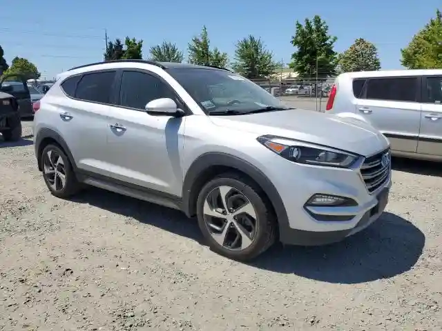 KM8J3CA20HU275638 2017 HYUNDAI TUCSON-3
