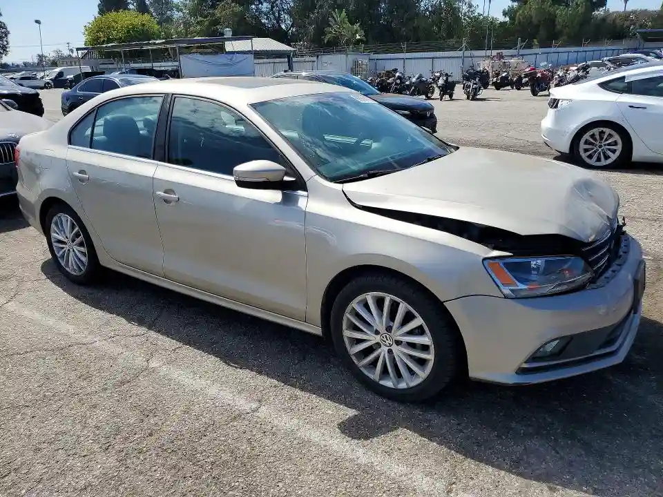 3VWD17AJXFM204421 2015 VOLKSWAGEN JETTA-3
