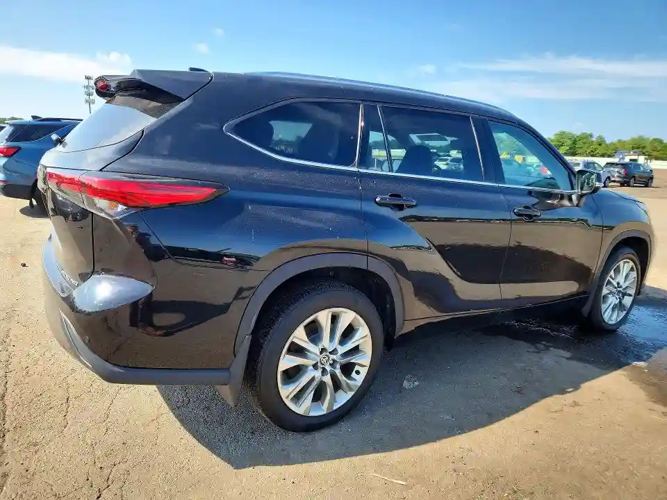 5TDDZRBH8NS567723 2022 TOYOTA HIGHLANDER-2
