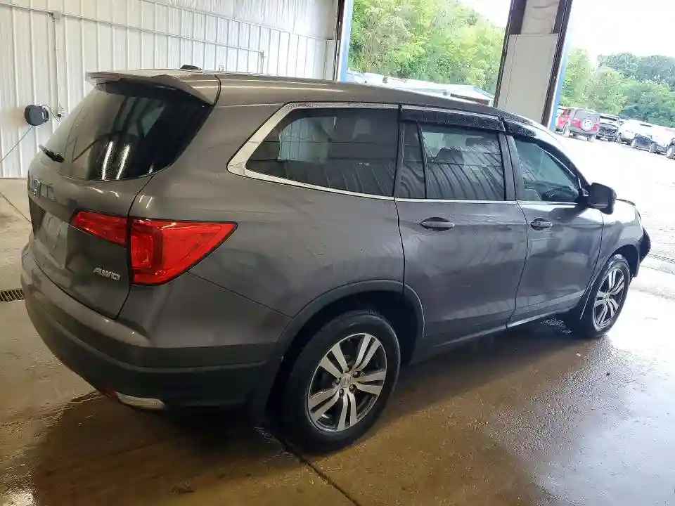 5FNYF6H56JB011639 2018 HONDA PILOT-2