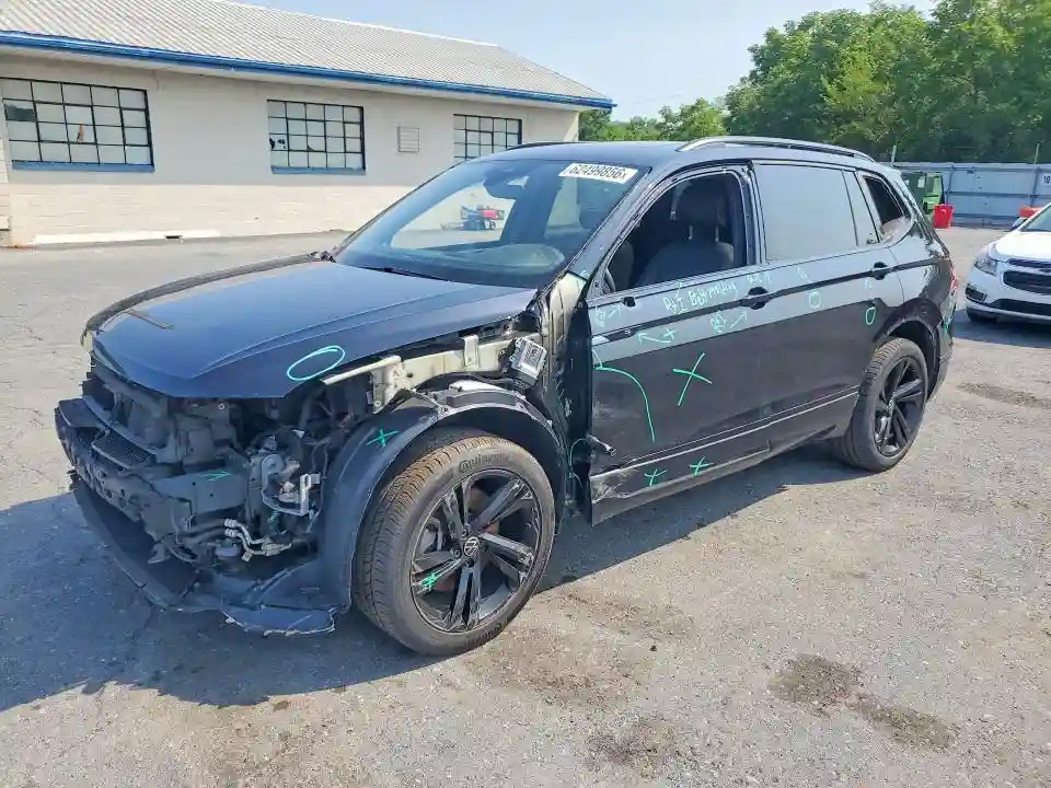 3VV8B7AXXPM063505 2023 VOLKSWAGEN TIGUAN-0