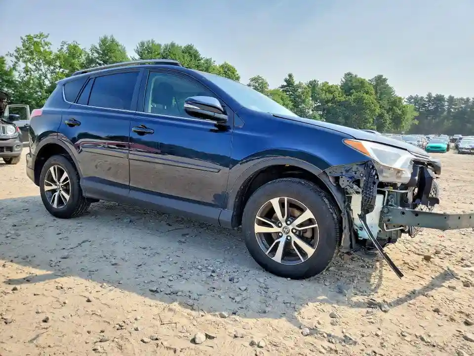 JTMRFREV8JJ250631 2018 TOYOTA RAV4-3