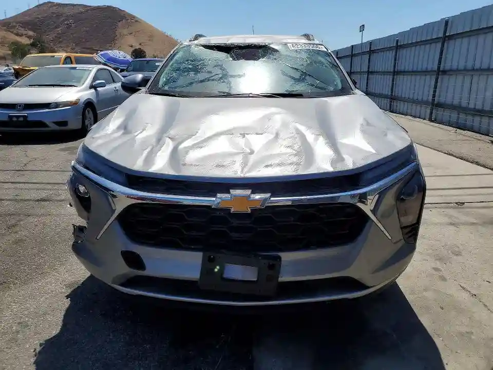 KL77LHEP5SC239603 2025 CHEVROLET TRAX-4