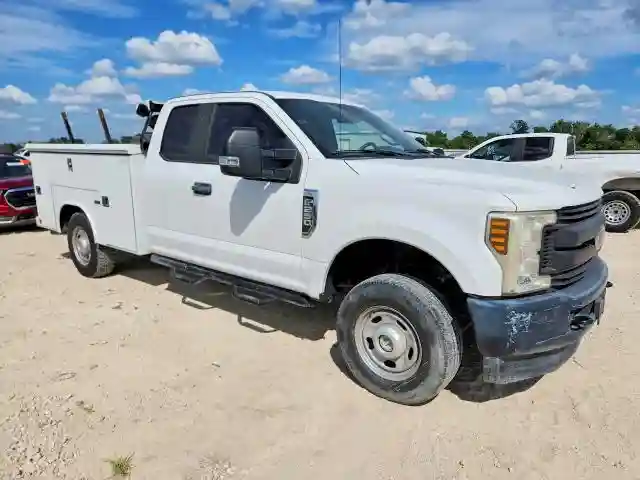 1FD7X2B66JEC27135 2018 FORD F250-3