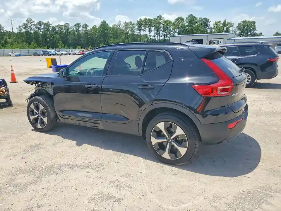 YV4L12UC4T2714052 2026 VOLVO XC40 PLUS-1