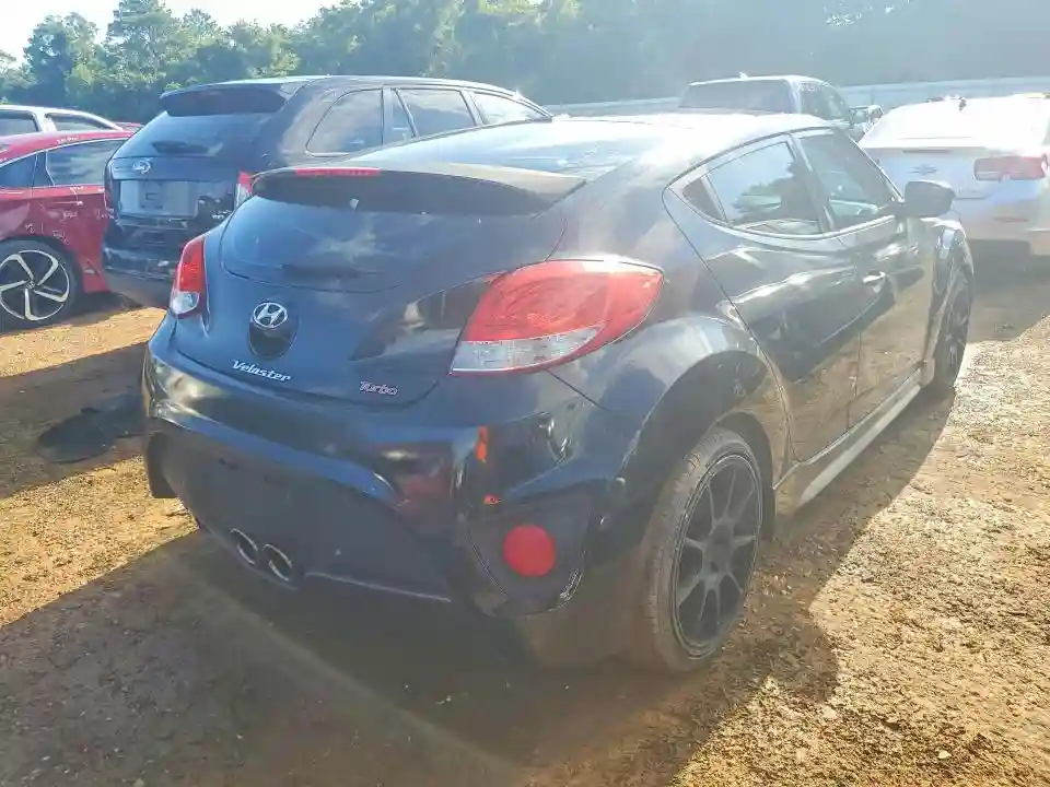 KMHTC6AE3FU249259 2015 HYUNDAI VELOSTER-2