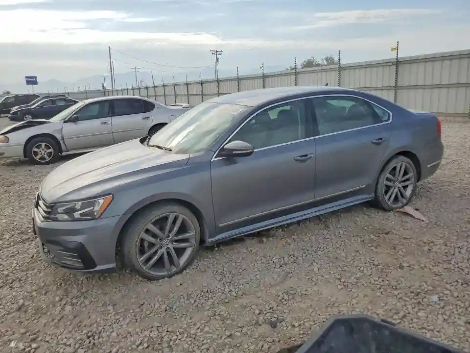 1VWAT7A3XGC051122 2016 VOLKSWAGEN PASSAT-0