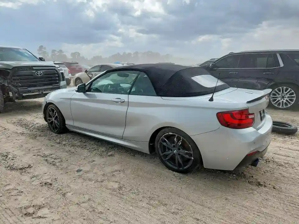 WBA2L3C32HV667882 2017 BMW M2-1