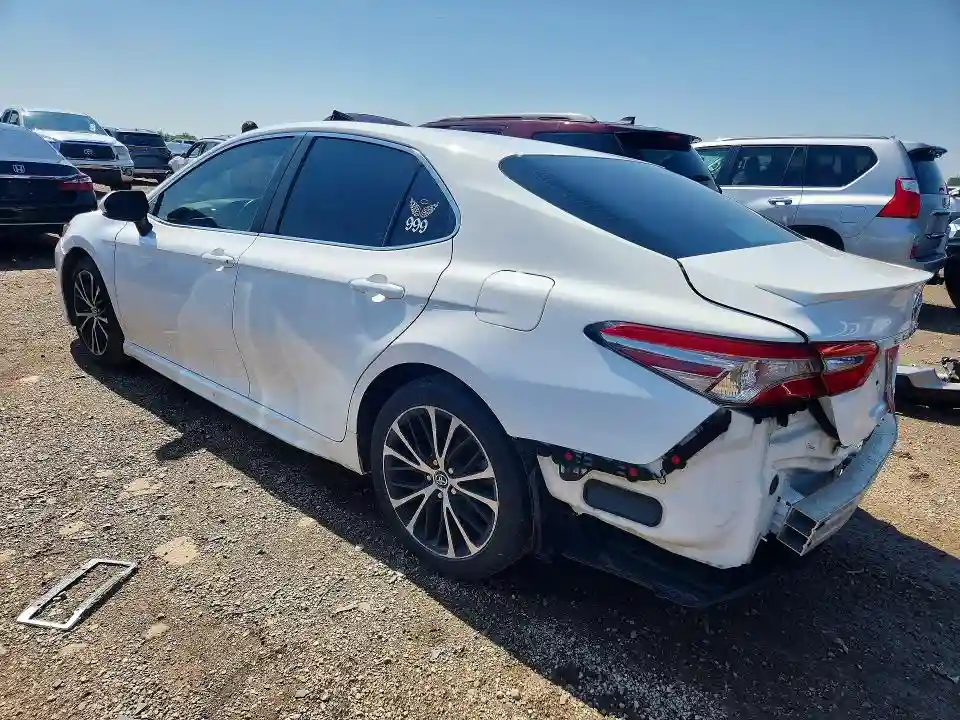 4T1B11HK0JU605062 2018 TOYOTA CAMRY-1
