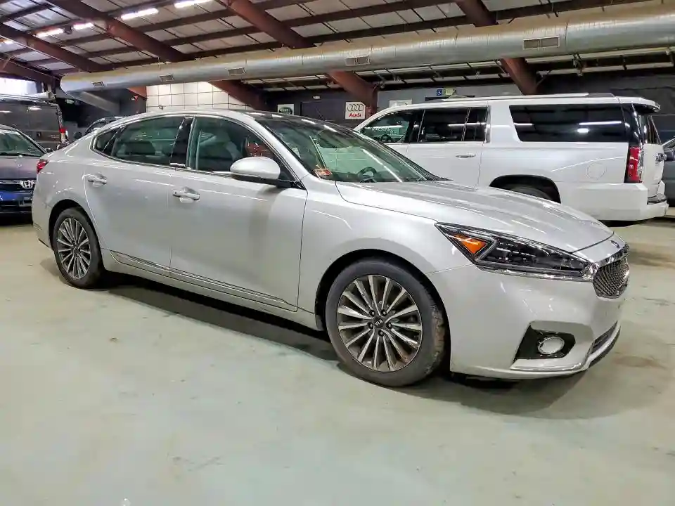KNALC4J18H5089721 2017 KIA CADENZA-3
