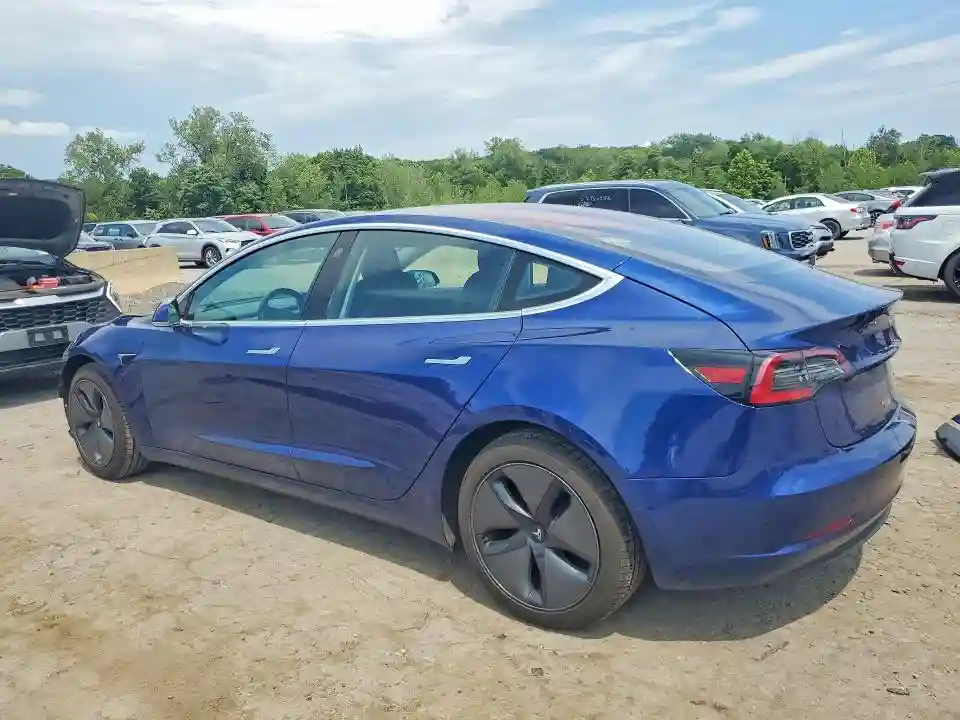 5YJ3E1EB8JF130397 2018 TESLA MODEL 3-1