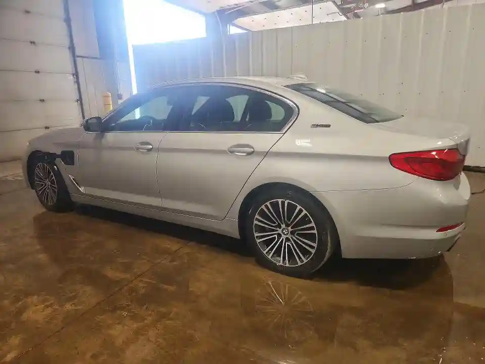 WBAJB1C5XKB376270 2019 BMW 5 SERIES-1