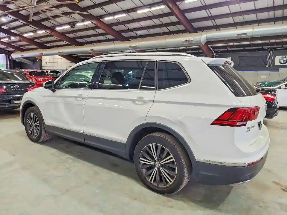 3VV2B7AX0KM191184 2019 VOLKSWAGEN TIGUAN-1
